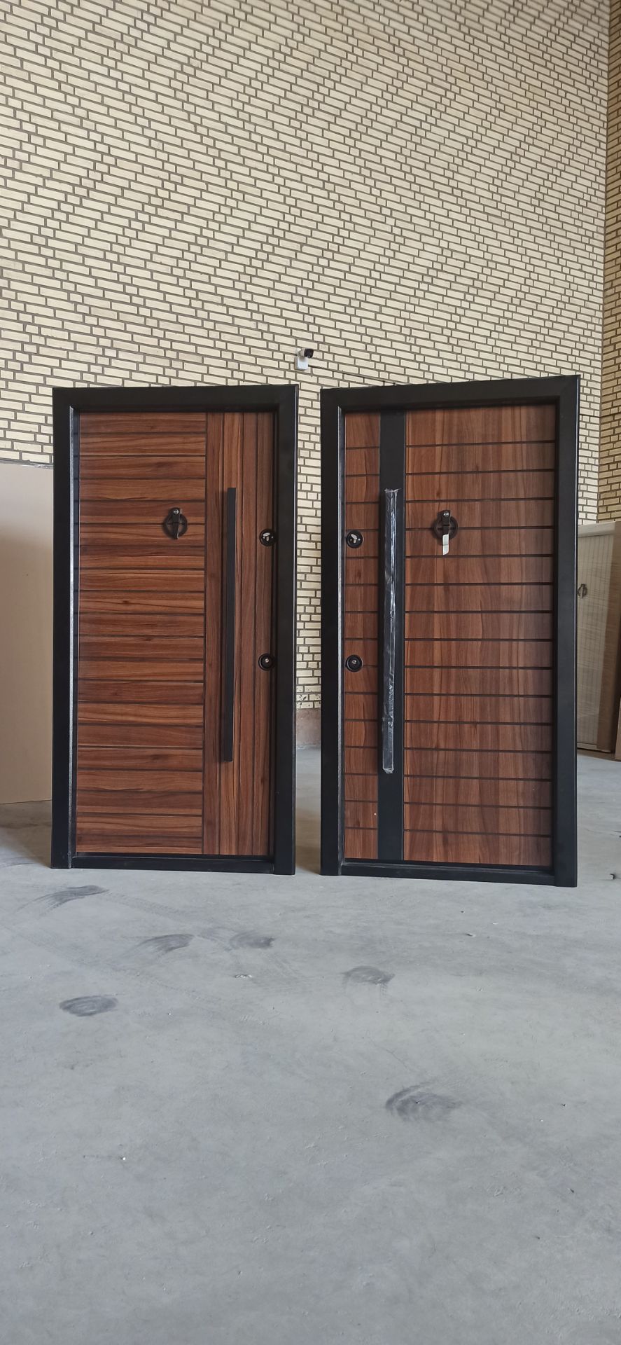ماکان ضدخش لمینوکس عمودی