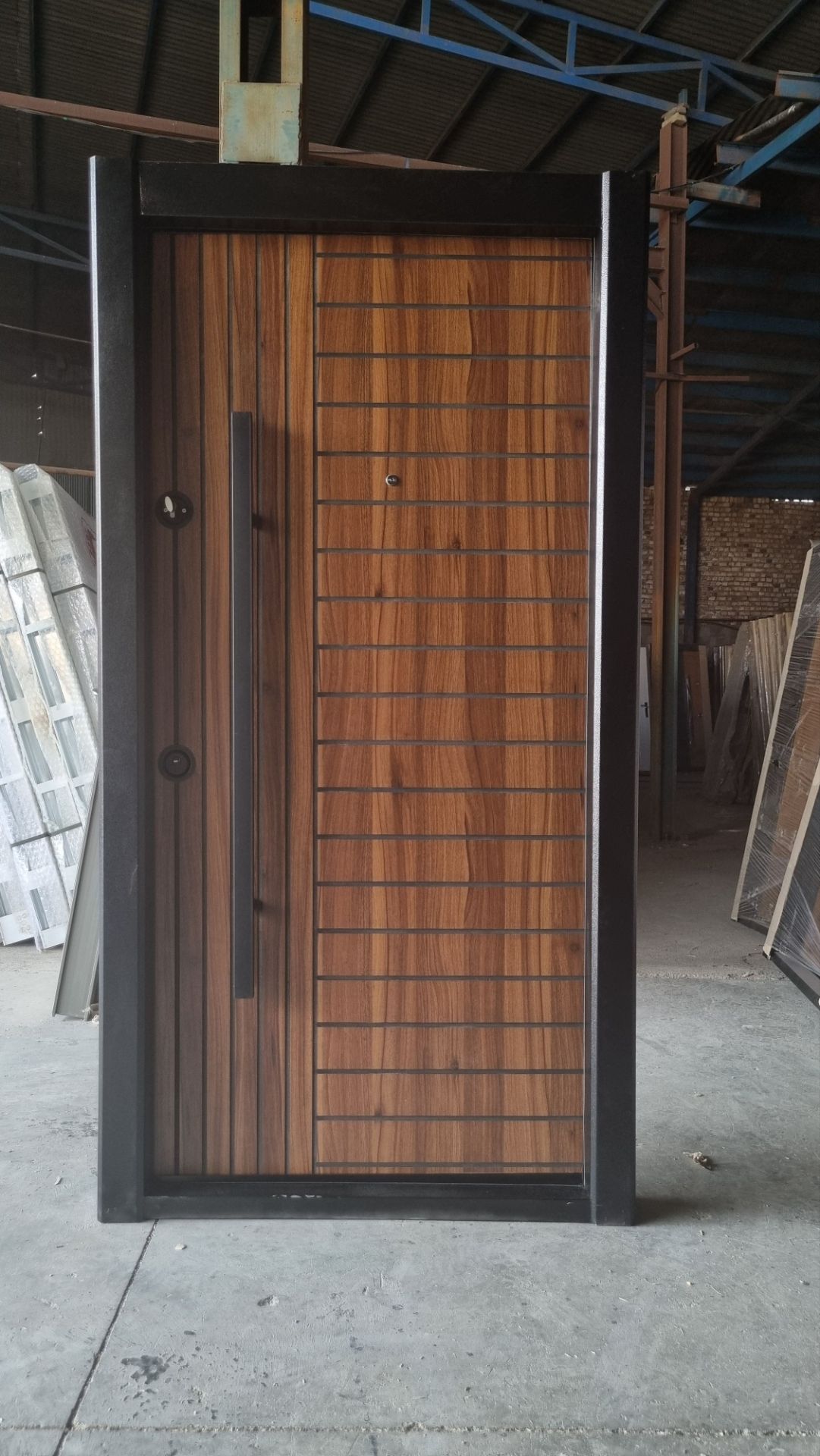 ماکان ضدخش لمینوکس عمودی